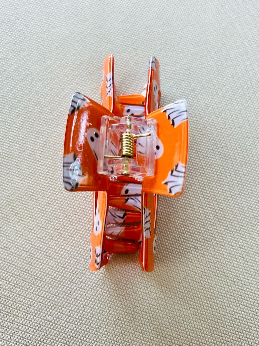Y2K Style Halloween Ghost Acrylic Claw Clip - Picture 3 of 6